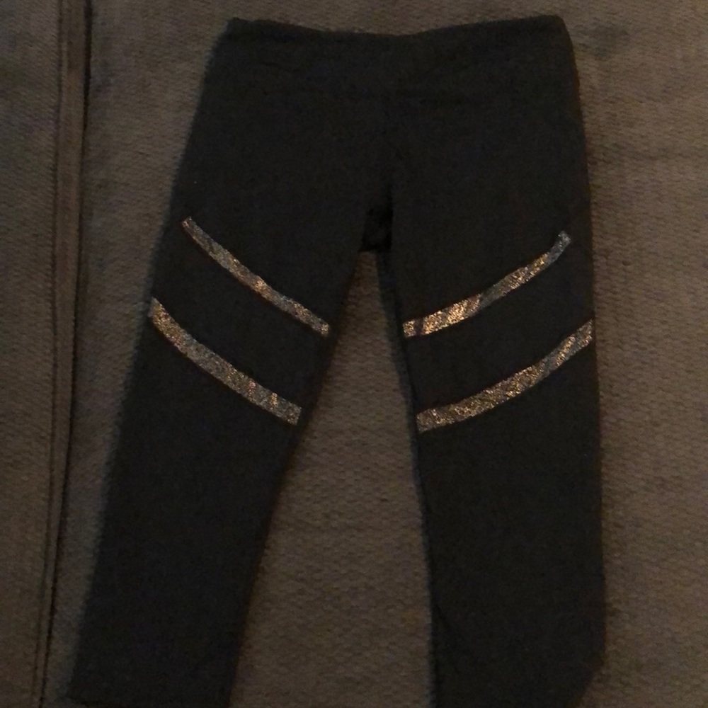 Fabletics Workout Gear - Picture 6 of 6